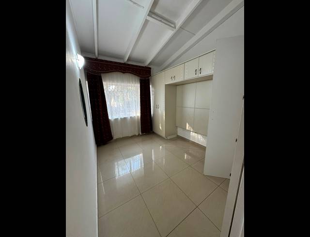 3 BEDROOM HOUSE FOR SALE IN YELLOWWOOD PARK
